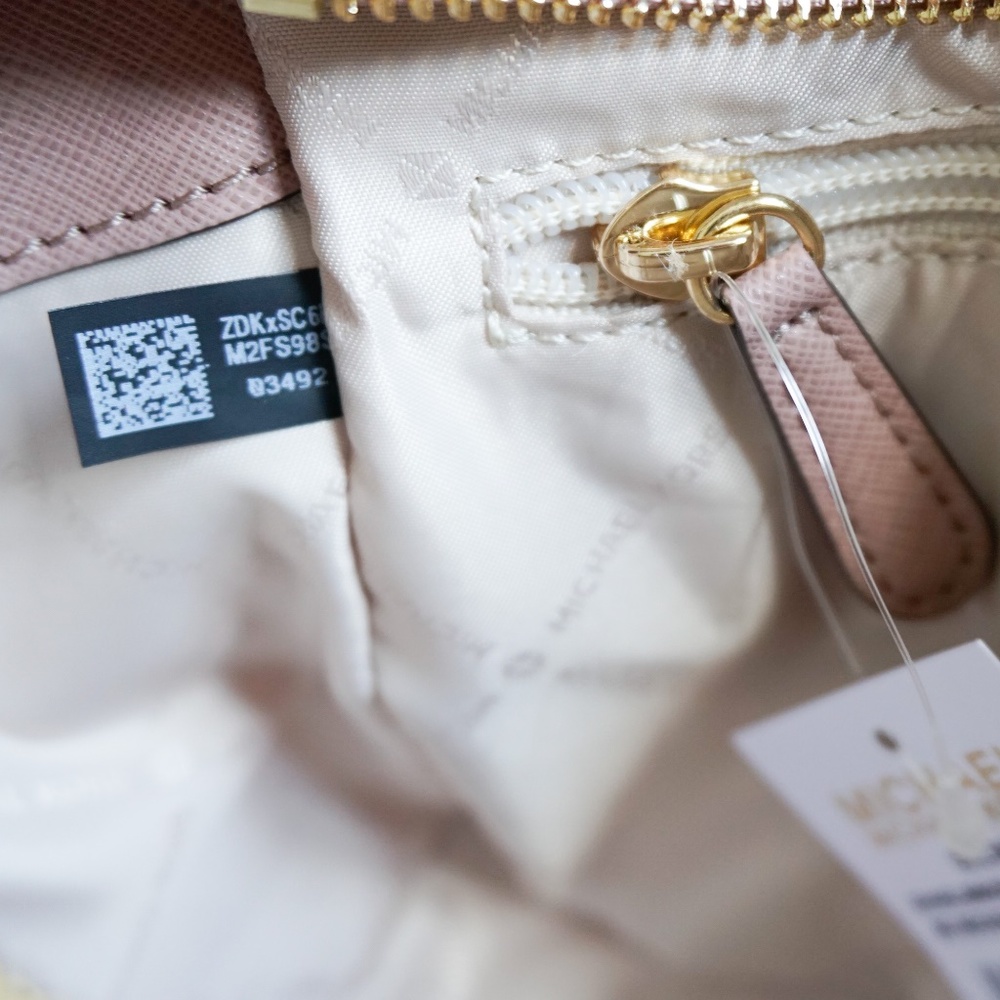 Michael Kors Selma MD Messenger Bag Ballet Fawn - Picture 8 of 8